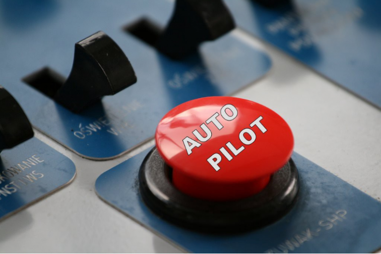 What is autopilot? How does it work? FlyFA